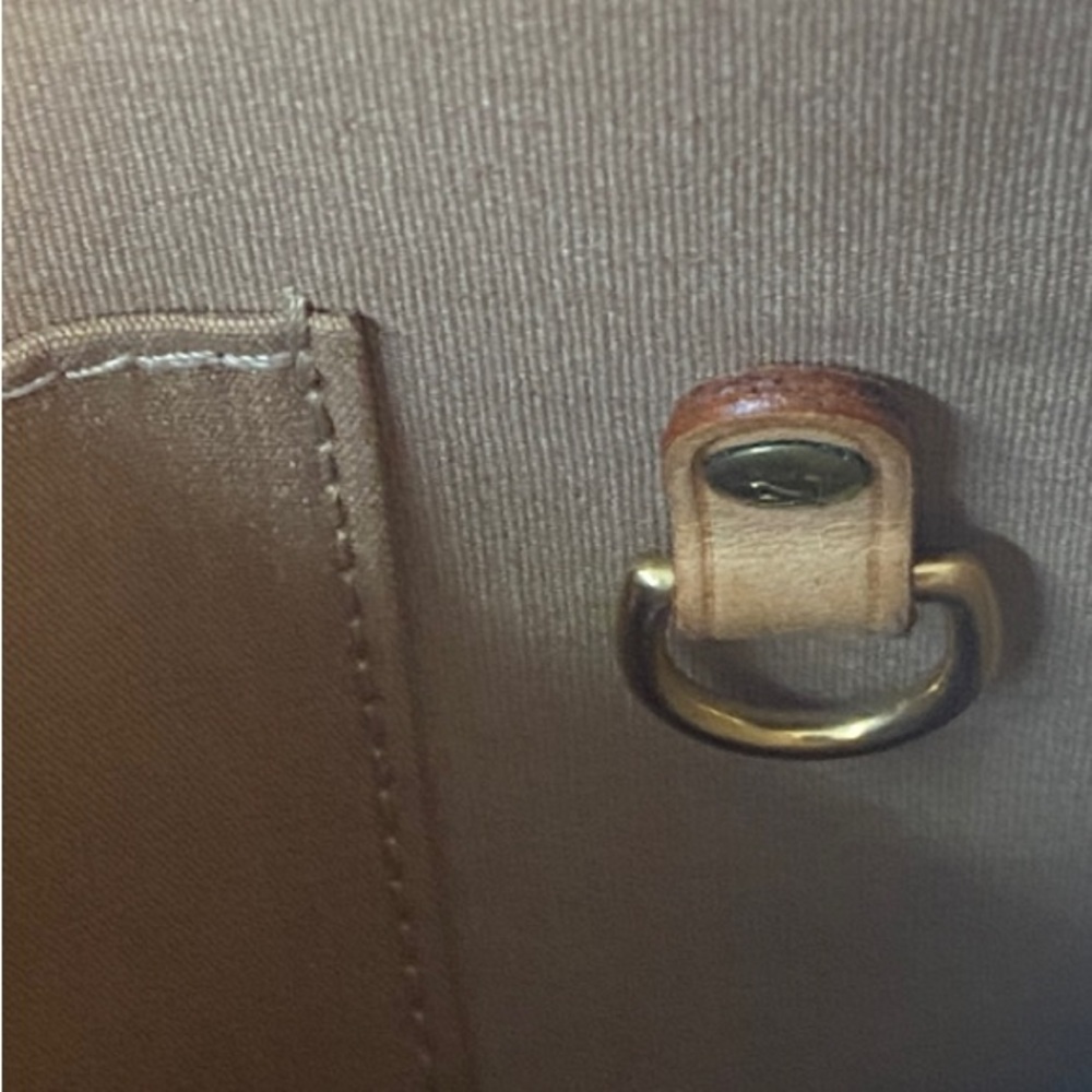 GUC Louis Vuitton Maple Leather Vernis Handbag - Picture 6 of 7